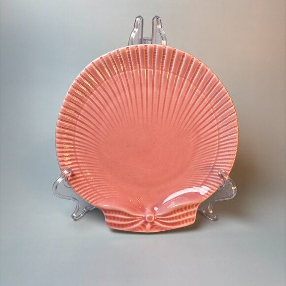 Vintage Pink Shell Shaped Soap, Jewelry or Trinket Dish - Picture 3 of 13